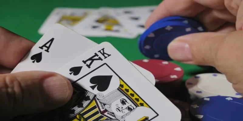 Cách rút bài và dừng bài khi chơi Xì Dách